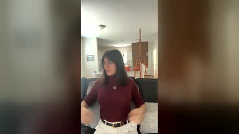 itschloelaurent online show from May 2026 03:30:01 PM
