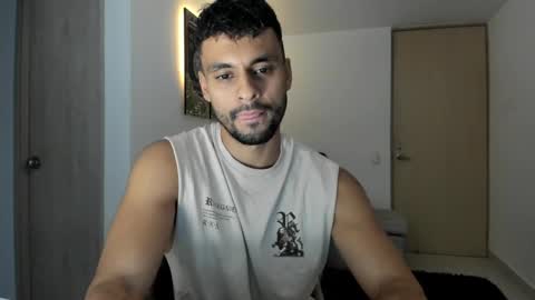 Snapshot of itsgeo1111 chatting on February 2025 01:40:01 AM CALL ME GEO online show from February 2025 01:40:01 AM