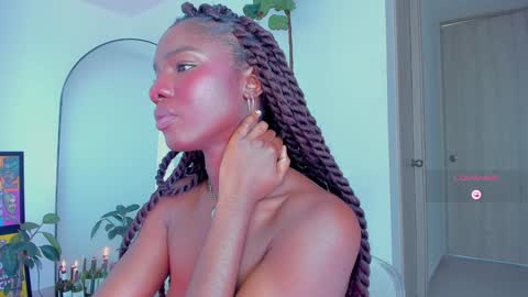 Snapshot of itslau_ chatting on February 2025 05:04:02 PM lau online show from February 2025 05:04:02 PM