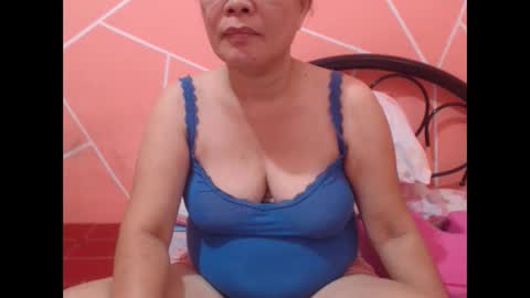 Snapshot of itsme_kitty chatting on April 2026 12:43:02 AM Kitty online show from April 2026 12:43:02 AM