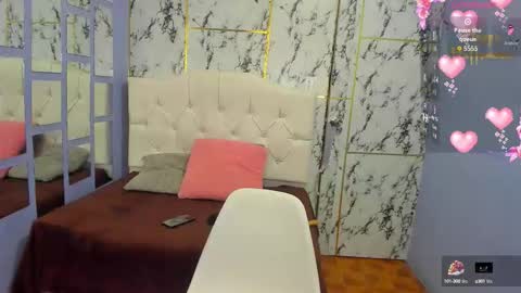 Itsuki N online show from October 2025 01:34:01 PM