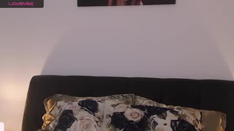 Snapshot of itsyourlady chatting on January 2025 12:28:02 PM Melissa Khaan online show from January 2025 12:28:02 PM