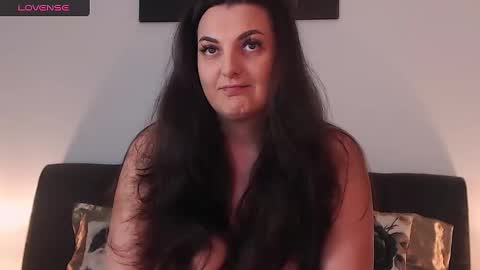 Snapshot of itsyourlady chatting on February 2025 10:03:02 AM Melissa Khaan online show from February 2025 10:03:02 AM