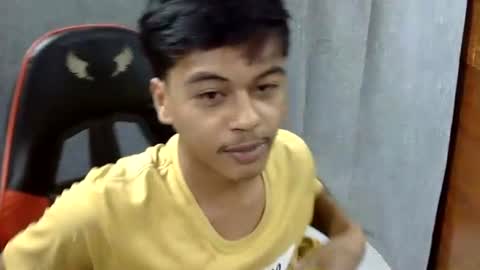 Snapshot of itzme_jhonfred chatting on April 2026 03:28:02 PM Jhonfred online show from April 2026 03:28:02 PM