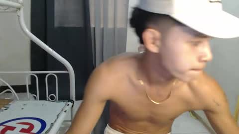 Snapshot of itzme_john chatting on March 2026 03:01:02 AM itzme_john online show from March 2026 03:01:02 AM