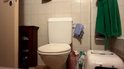 Snapshot of iuuuf2 chatting on December 2024 01:36:02 PM Iuuuf2 or Samel online show from December 2024 01:36:02 PM