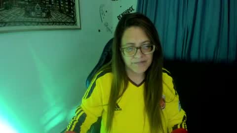 Snapshot of ivette_shaira chatting on July 2026 11:27:02 AM IVETTE online show from July 2026 11:27:02 AM
