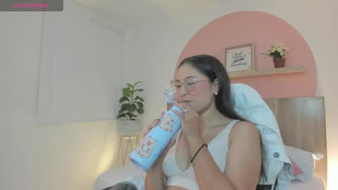 I V E T T E online show from April 2026 07:43:01 PM