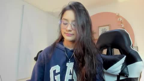 Snapshot of ivette_swan chatting on April 2026 07:42:01 PM I V E T T E online show from April 2026 07:42:01 PM