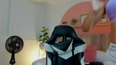 Snapshot of ivette_swan chatting on May 2026 07:30:01 PM I V E T T E online show from May 2026 07:30:01 PM