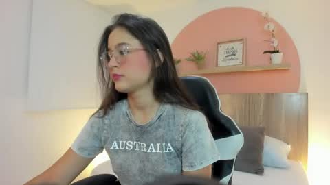 Snapshot of ivette_swan chatting on May 2026 07:41:01 PM I V E T T E online show from May 2026 07:41:01 PM