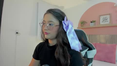Snapshot of ivette_swan chatting on May 2026 07:55:02 PM I V E T T E online show from May 2026 07:55:02 PM