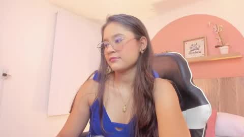 Snapshot of ivette_swan chatting on May 2026 09:34:02 PM I V E T T E online show from May 2026 09:34:02 PM