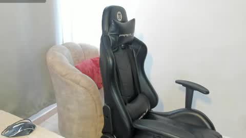 ivone_ashar online show from April 2026 04:37:02 PM