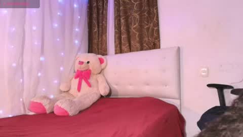Snapshot of ivonjoness chatting on June 2026 04:40:01 AM Ivon Miss Jones online show from June 2026 04:40:01 AM