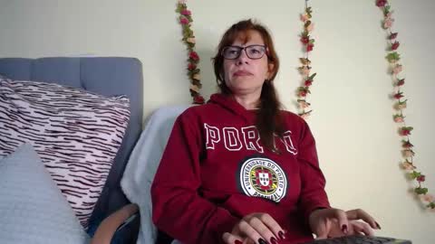 Snapshot of ivonnehills_19 chatting on May 2026 10:17:01 PM Ivonne online show from May 2026 10:17:01 PM