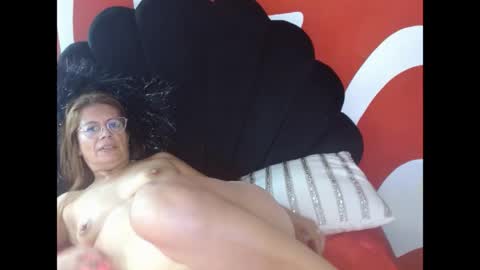 Snapshot of ivory_mistress chatting on May 2026 04:04:02 PM ivory_mistress online show from May 2026 04:04:02 PM