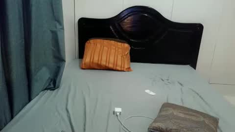 ivory_whore online show from March 2026 07:18:02 PM