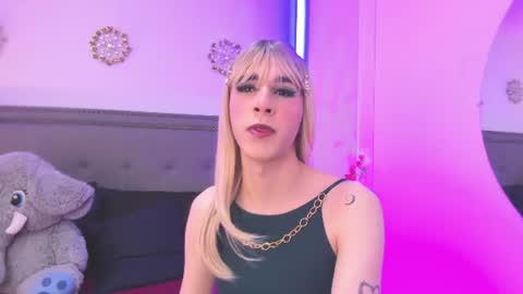 Snapshot of ivvy_rousse chatting on July 2026 02:33:01 PM ivi rosse online show from July 2026 02:33:01 PM