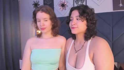 Snapshot of ivy_and_molly chatting on January 2025 11:56:02 AM Ivy and Molly online show from January 2025 11:56:02 AM