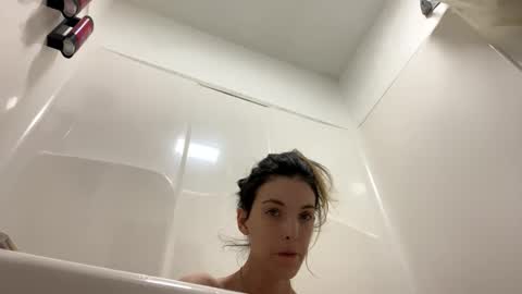 ivy_rose90 online show from April 2026 01:43:01 AM