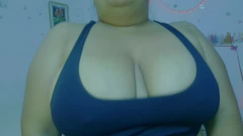 Snapshot of ivydesouzaa chatting on June 2026 04:56:01 AM ivydesouza online show from June 2026 04:56:01 AM