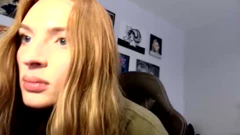 Snapshot of ivygrave chatting on October 2025 09:34:02 PM ivygrave online show from October 2025 09:34:02 PM