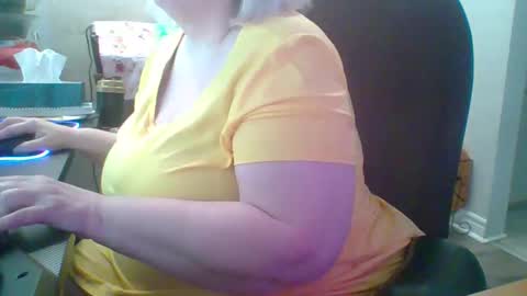 Snapshot of ivyjane3522 chatting on April 2026 03:54:02 PM ivyjane3522 online show from April 2026 03:54:02 PM