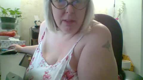 Snapshot of ivyjane3522 chatting on May 2026 01:52:02 PM ivyjane3522 online show from May 2026 01:52:02 PM