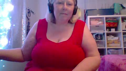Snapshot of ivyjane3522 chatting on June 2026 03:23:02 AM ivyjane3522 online show from June 2026 03:23:02 AM