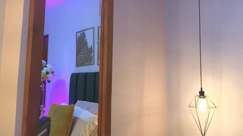 IvyJhonss online show from December 2025 12:00:02 PM