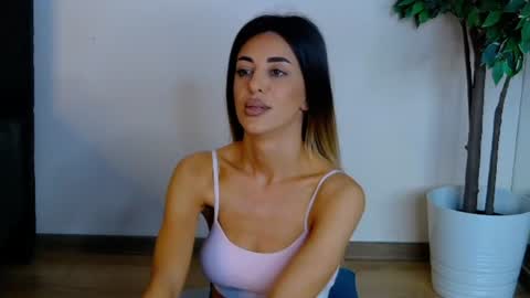Snapshot of ivylustt chatting on June 2026 05:39:01 AM IvyLustt online show from June 2026 05:39:01 AM