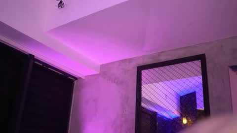 IvyRowa online show from December 2025 06:38:01 PM