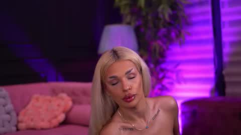 IvyRowa online show from February 2026 06:48:01 PM