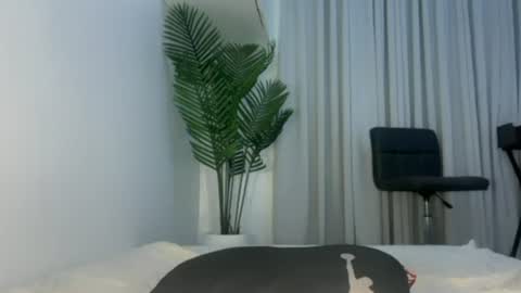 ivysnows online show from July 2026 04:20:01 AM