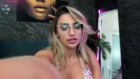 Snapshot of izabelatessa chatting on September 2025 07:30:02 PM izabelatessa online show from September 2025 07:30:02 PM