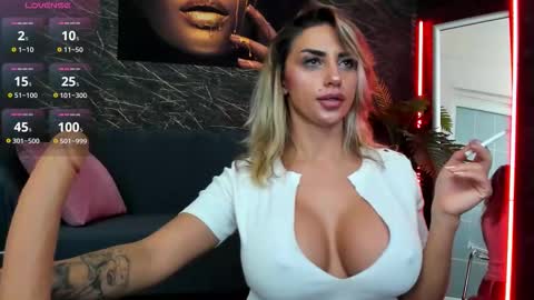 Snapshot of izabelatessa chatting on November 2025 08:19:02 PM izabelatessa online show from November 2025 08:19:02 PM