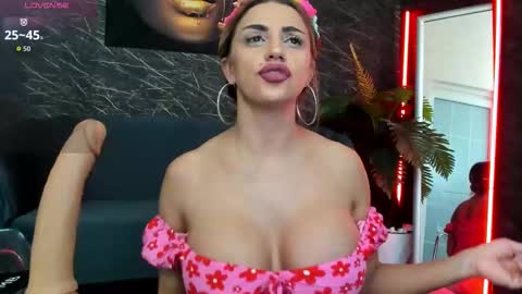 Snapshot of izabelatessa chatting on November 2025 09:03:02 PM izabelatessa online show from November 2025 09:03:02 PM