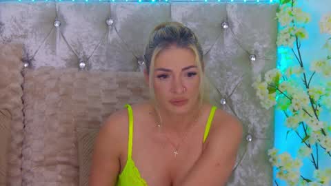 Izabella online show from May 2026 03:23:02 AM