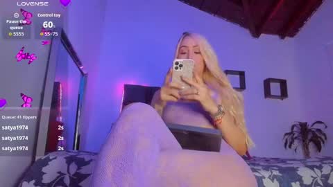 Snapshot of izamarqueen chatting on June 2026 03:47:02 PM izamar online show from June 2026 03:47:02 PM