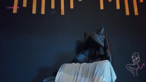 hot izys online show from November 2025 04:47:01 AM