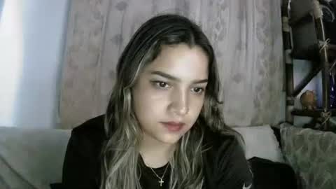 izzy_32 online show from April 2026 08:46:01 AM