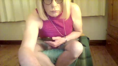 izzy_mchoney online show from May 2026 12:07:01 AM