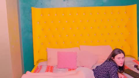 izzymonroey online show from January 2026 01:04:01 PM