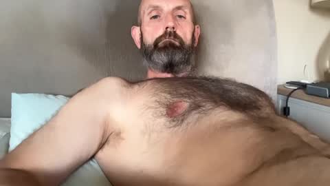 izzysboytoy1 online show from June 2026 06:23:01 PM