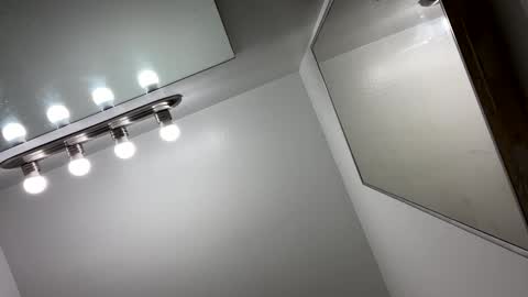 Snapshot of j0nnyk1ng chatting on September 2025 11:48:01 PM Mugen online show from September 2025 11:48:01 PM