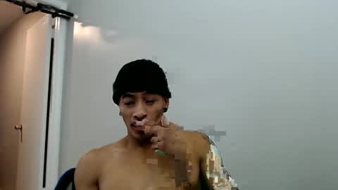 Snapshot of j0nnyk1ng chatting on December 2025 07:43:02 PM Mugen online show from December 2025 07:43:02 PM