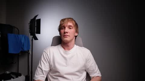 Danny online show from December 2025 08:24:02 PM