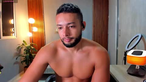 Snapshot of j_calix chatting on April 2026 11:35:02 PM Calix Independient model Insta and twt Calixsnake online show from April 2026 11:35:02 PM
