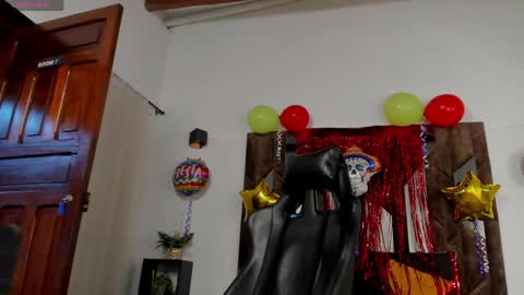 Snapshot of j_king__ chatting on May 2026 12:43:02 PM J King online show from May 2026 12:43:02 PM